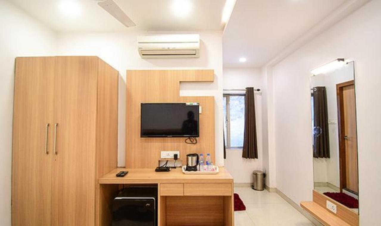 Fabhotel Stay Inn International - Nr Sealdah Station Kolkata Bagian luar foto