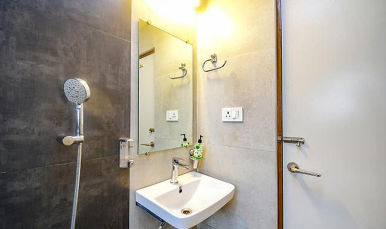 Fabhotel Stay Inn International - Nr Sealdah Station Kolkata Bagian luar foto