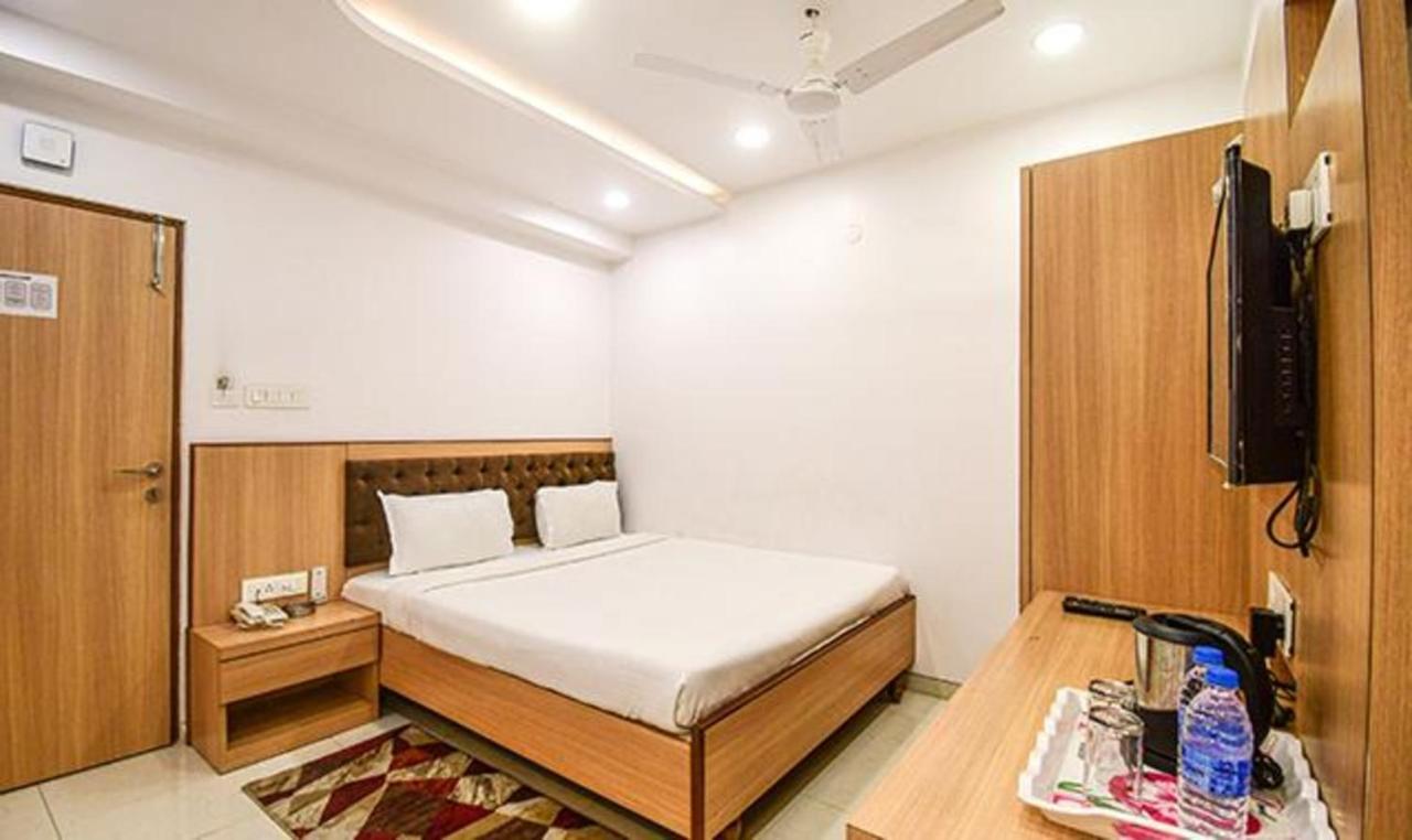 Fabhotel Stay Inn International - Nr Sealdah Station Kolkata Bagian luar foto